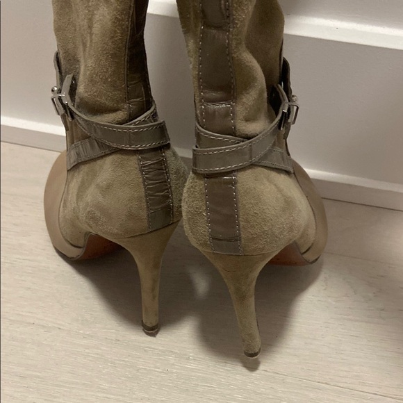 Chic Suede Knee-High Boots - Picture 3 of 6